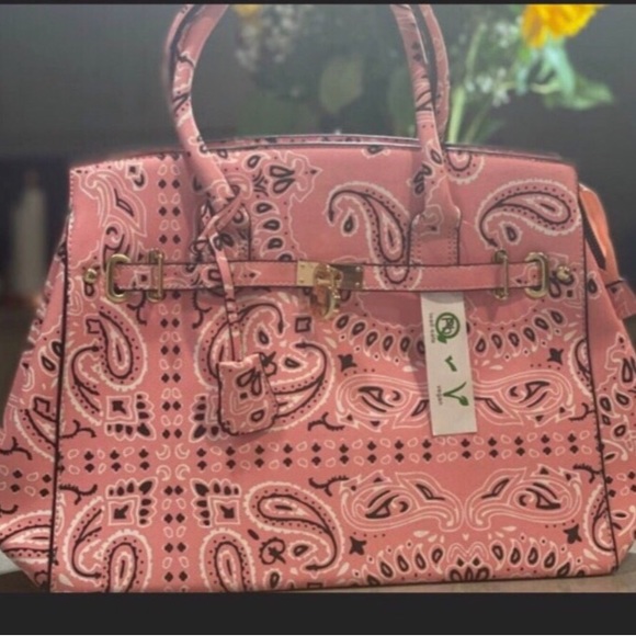 EXTREMELY RARE pink bandanna print purse - Picture 2 of 2